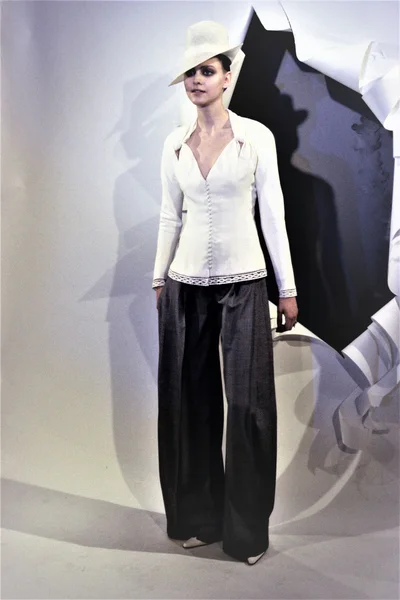 Look 11